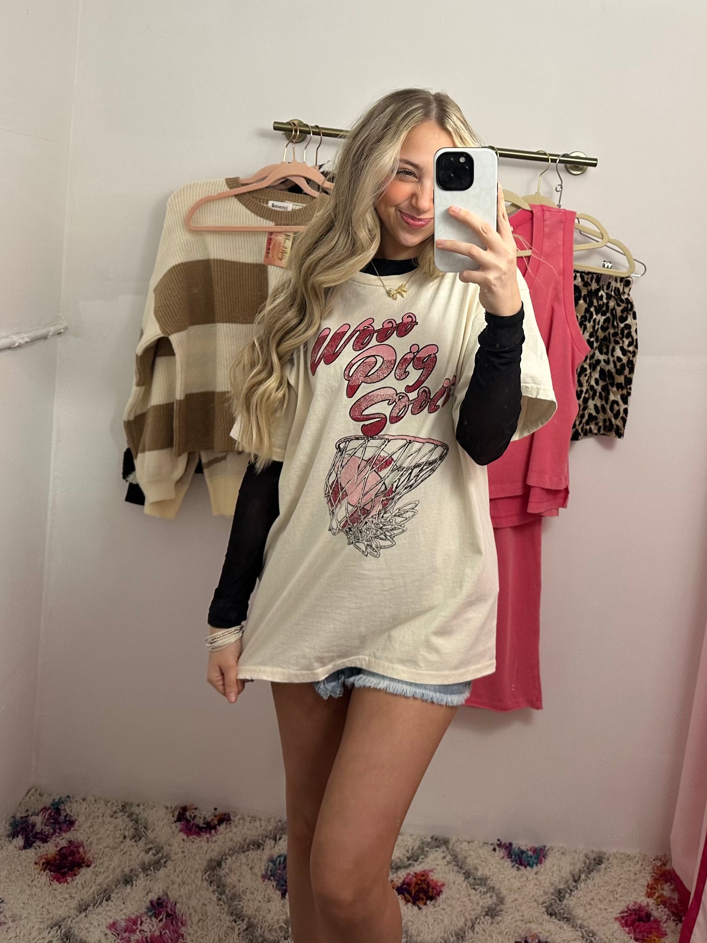 Wooo Pig Sooie Basketball Tee