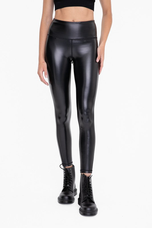 After Dark Highwaist Shiny Leggings in Black