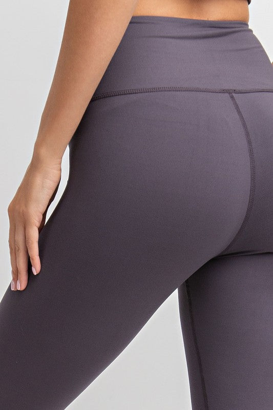 The Best Leggings in Capri in Charcoal
