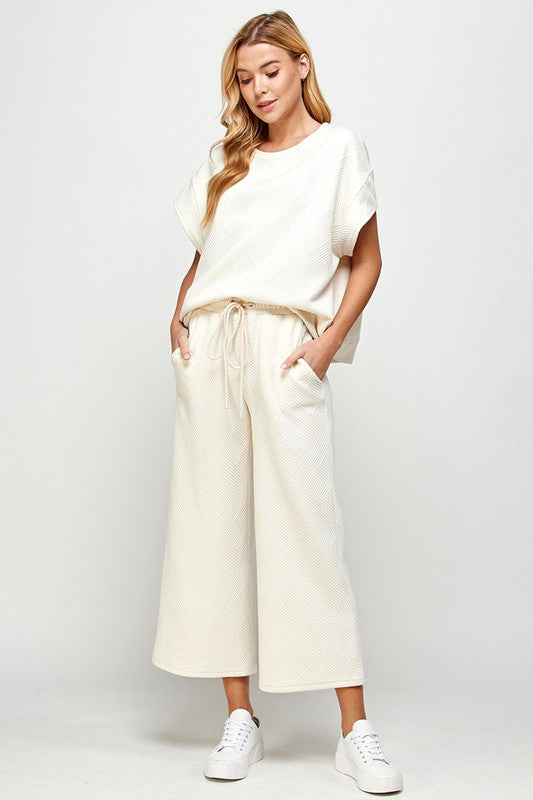 Textured Short Sleeve Sweatshirt Top in Cream
