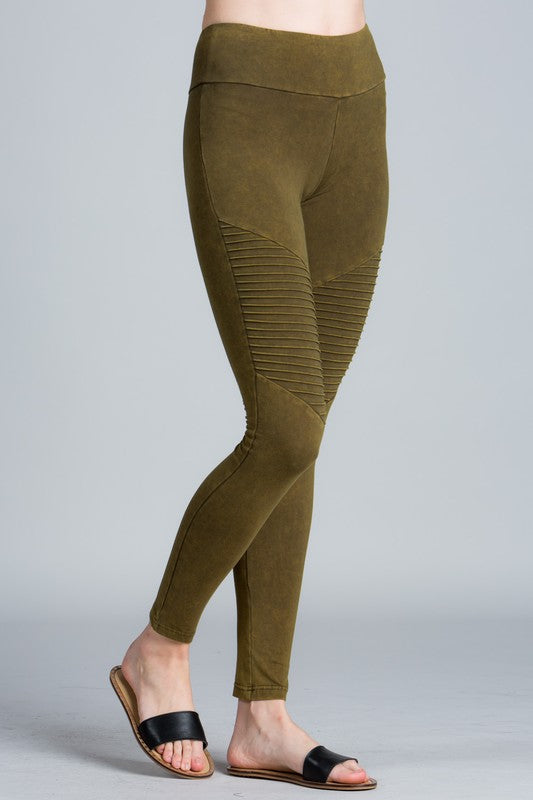 Mineral Wash Moto Leggings in Olive