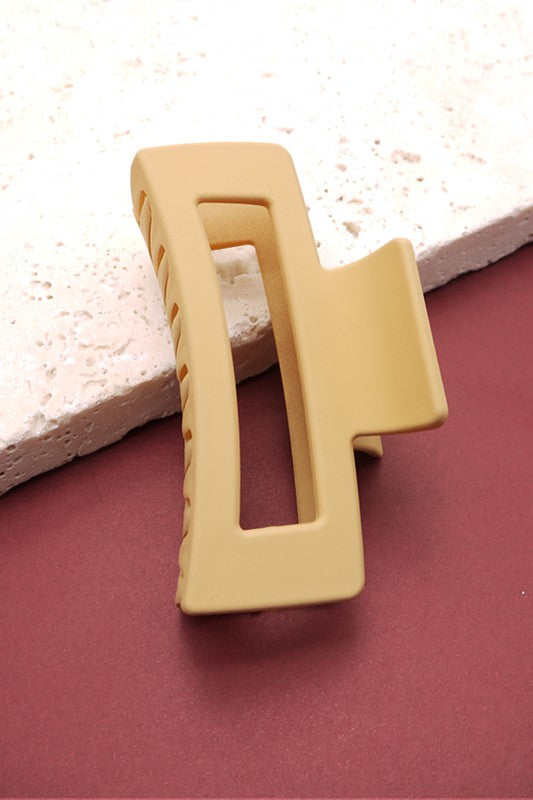 Large Claw Clip in Tan