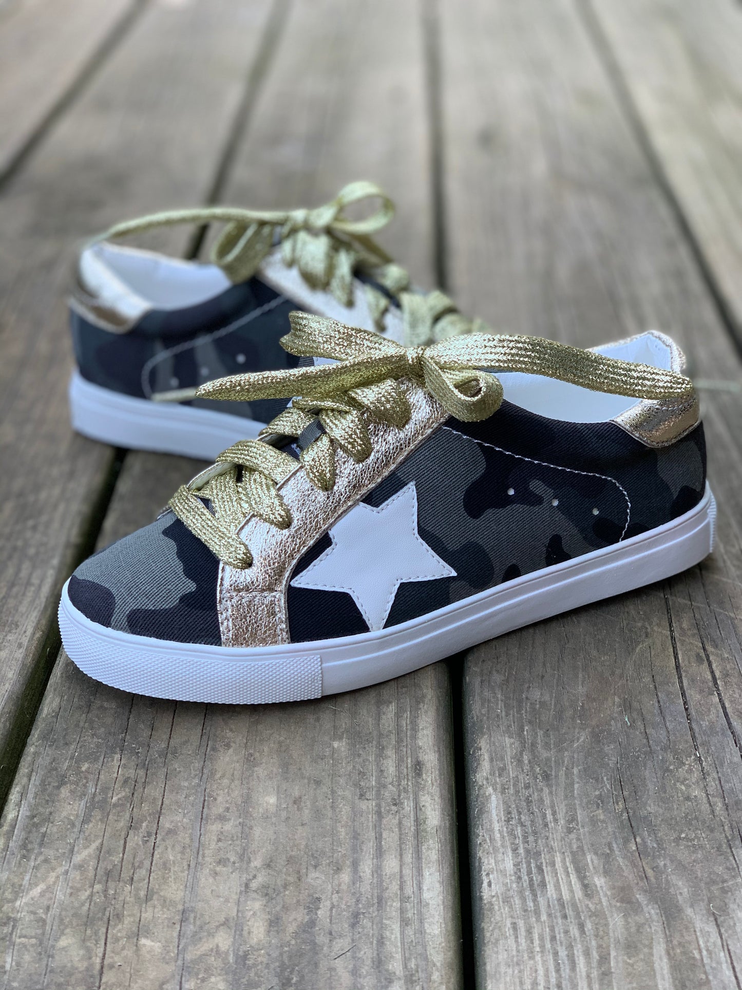 Kickin' It Camo Sneakers in Camo/Gold
