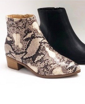 Super Chic Snakeskin Booties - size 10