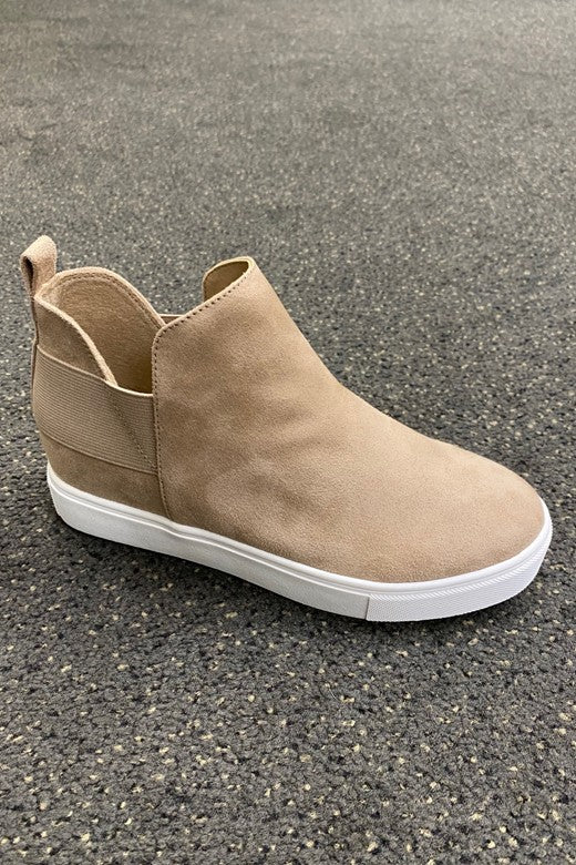 Everyday Wedge Sneaker in Taupe