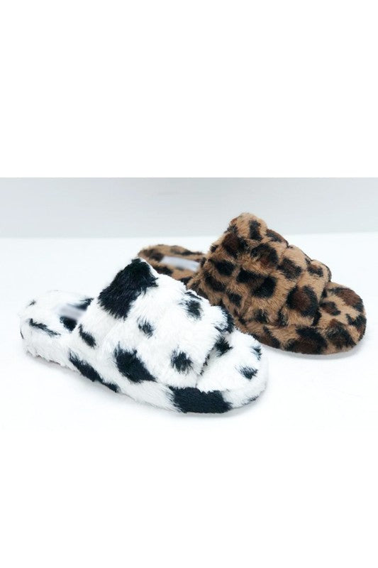 Cozy Slippers in Cow