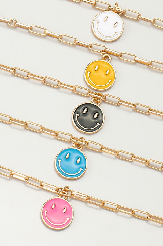 Happy face pendant necklace